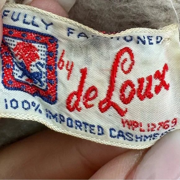 DeLoux 100% Imported Cashmere Cardigan 1950s Sweater Tan - Picture 10 of 13